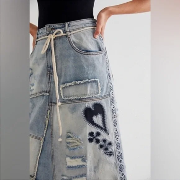 Free People Maxed Out Maxi Denim Skirt Embroidered Patchwork Size 10 - Picture 4 of 16